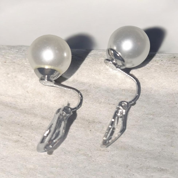 Elegant Silver Pearl Earrings - Picture 4 of 5